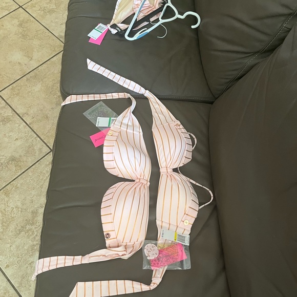 Betsy Johnson bathing suit.Large top, medium top With large bottom.New with tags - Picture 8 of 8